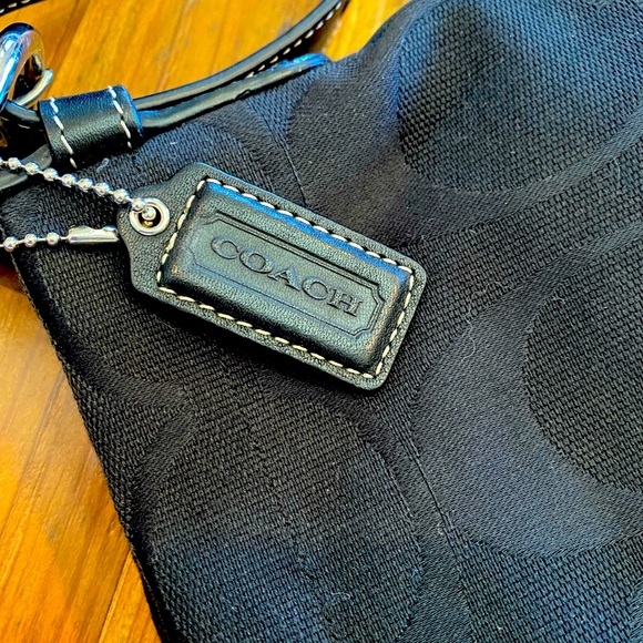 Authentic solid black signature pattern Coach hobo purse - Picture 6 of 8
